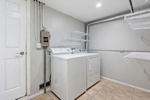 377 Farmingdale Circle 377, Vernon Hills, IL 60061