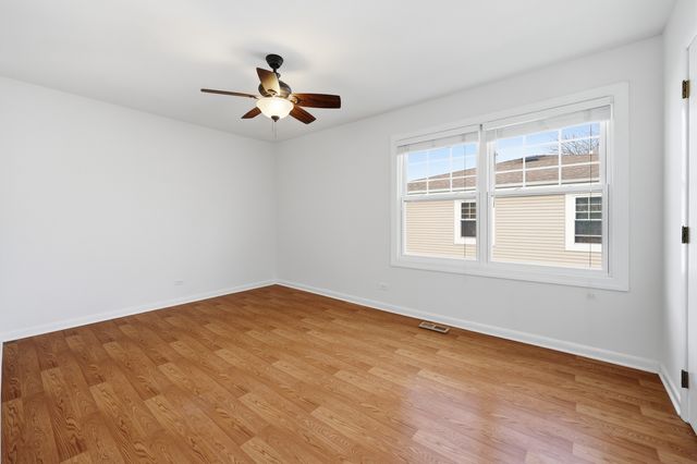 377 Farmingdale Circle 377, Vernon Hills, IL 60061