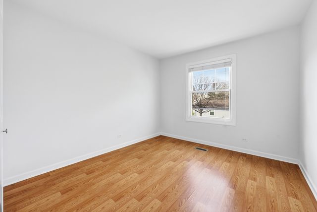 377 Farmingdale Circle 377, Vernon Hills, IL 60061