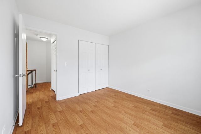 377 Farmingdale Circle 377, Vernon Hills, IL 60061