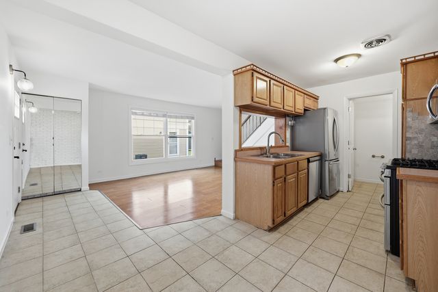 377 Farmingdale Circle 377, Vernon Hills, IL 60061