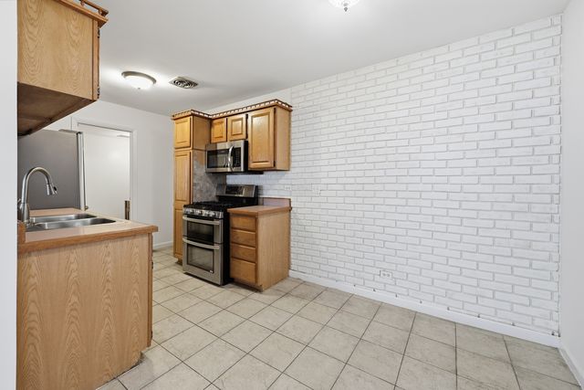 377 Farmingdale Circle 377, Vernon Hills, IL 60061