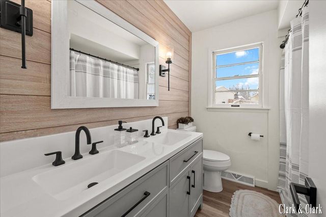 3958 Oak Valley Avenue Sw, City Of Wyoming, MI 49519