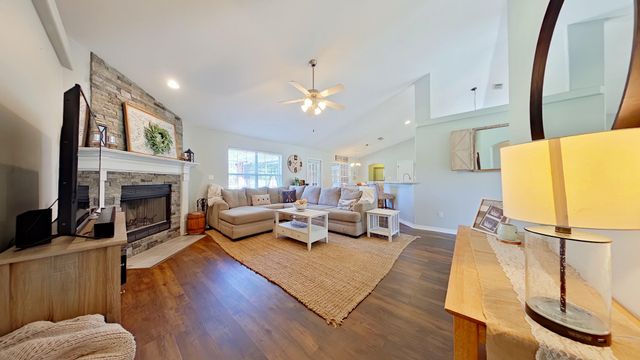 1927 Sunrise Drive, Navarre, FL 32566