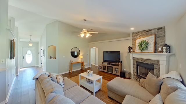 1927 Sunrise Drive, Navarre, FL 32566