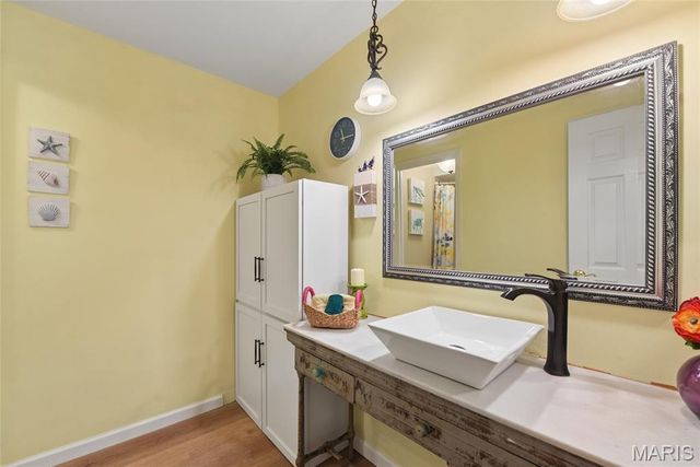 1525 Hampton Hall Drive 7, Chesterfield, MO 63017
