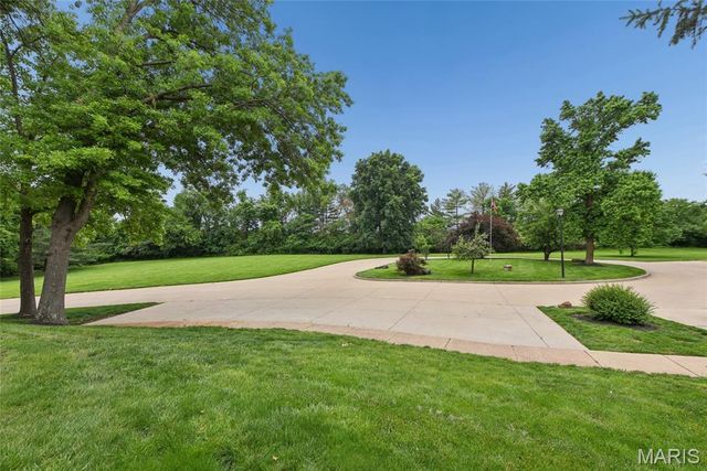1525 Hampton Hall Drive 7, Chesterfield, MO 63017
