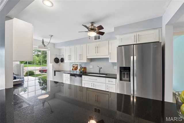 1525 Hampton Hall Drive 7, Chesterfield, MO 63017