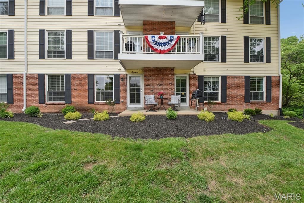 1525 Hampton Hall Drive 7, Chesterfield, MO 63017