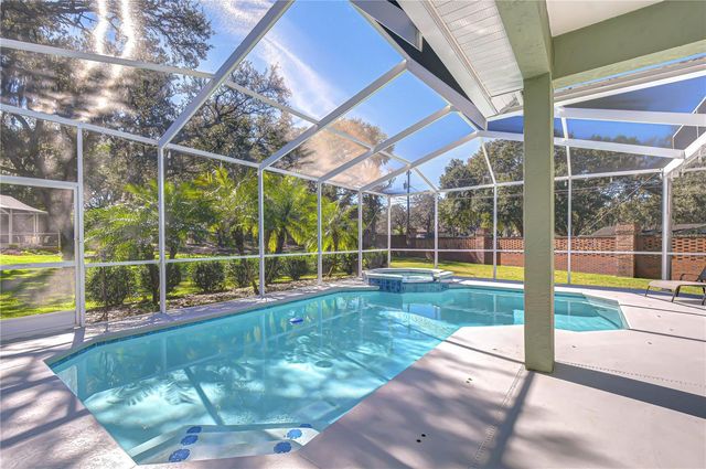 5114 SYLVAN OAKS DRIVE, Valrico, FL 33596