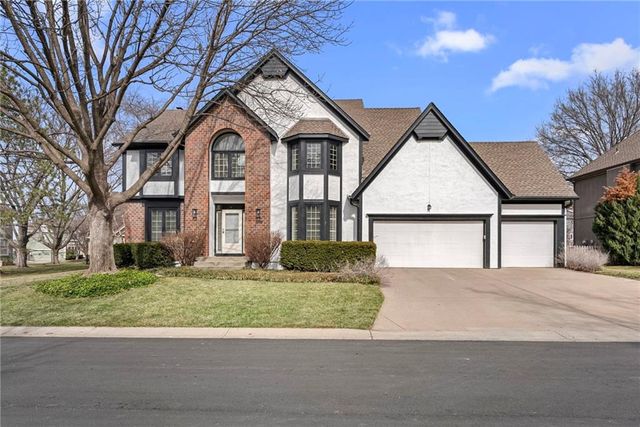 5212 W 129 Street, Leawood, KS 66209