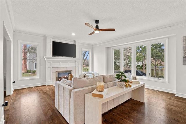 5212 W 129 Street, Leawood, KS 66209