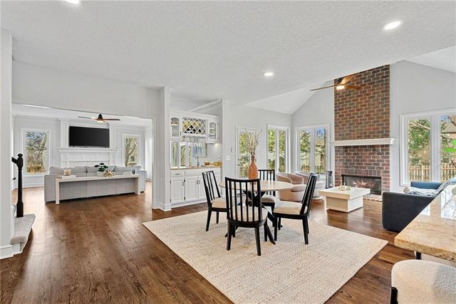 5212 W 129 Street, Leawood, KS 66209