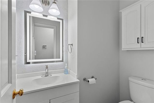 5212 W 129 Street, Leawood, KS 66209