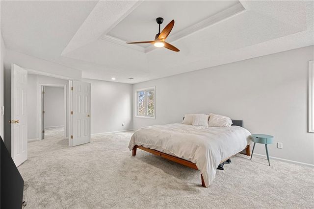 5212 W 129 Street, Leawood, KS 66209