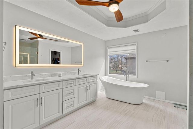 5212 W 129 Street, Leawood, KS 66209