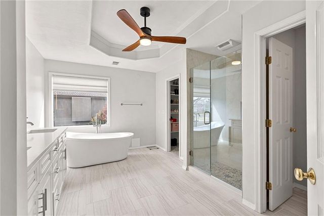 5212 W 129 Street, Leawood, KS 66209