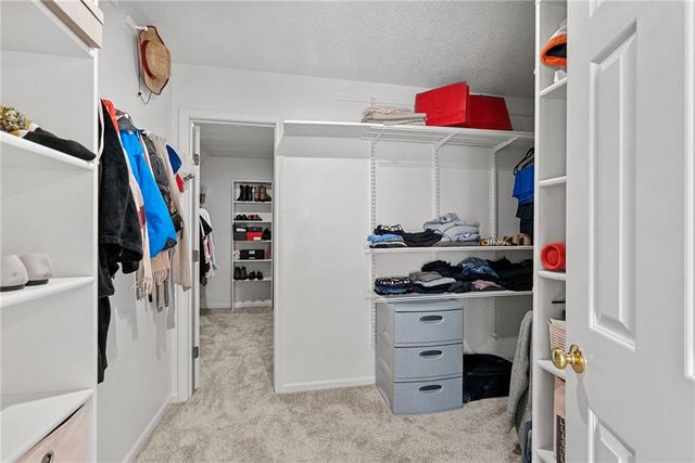 5212 W 129 Street, Leawood, KS 66209