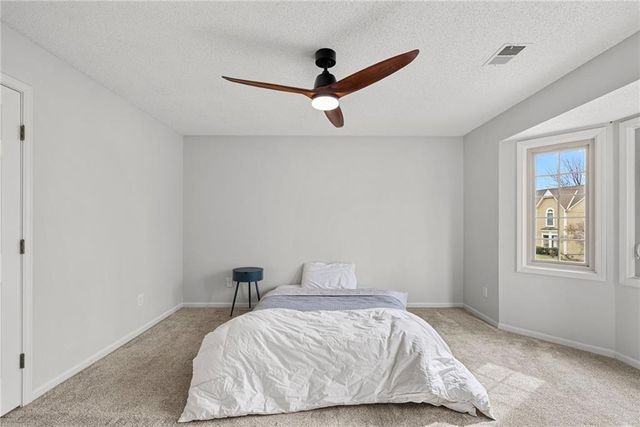 5212 W 129 Street, Leawood, KS 66209