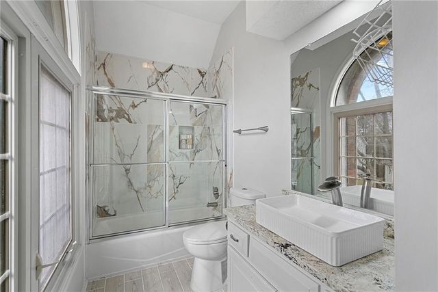 5212 W 129 Street, Leawood, KS 66209