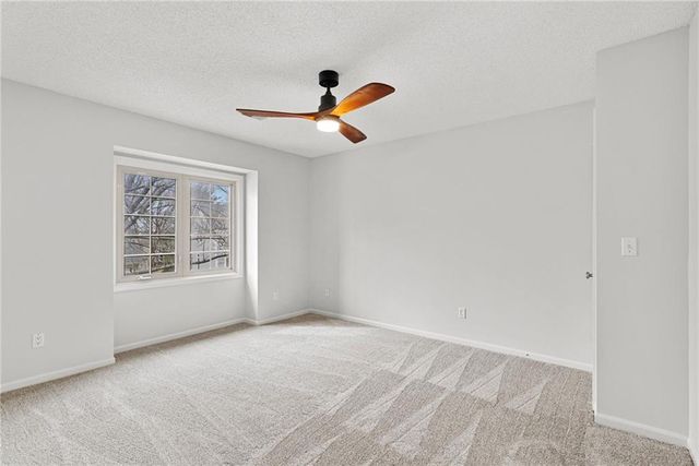 5212 W 129 Street, Leawood, KS 66209