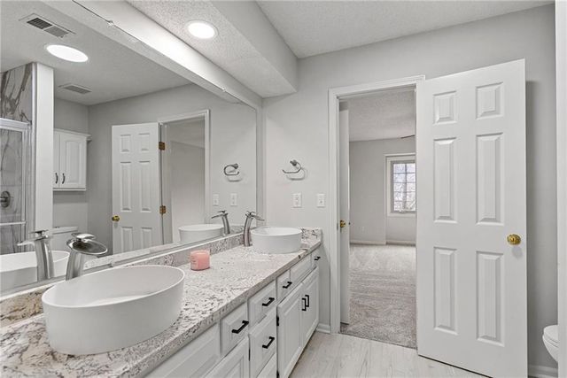 5212 W 129 Street, Leawood, KS 66209