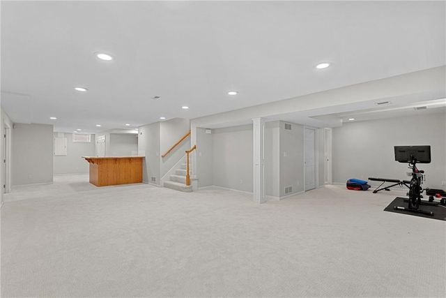 5212 W 129 Street, Leawood, KS 66209