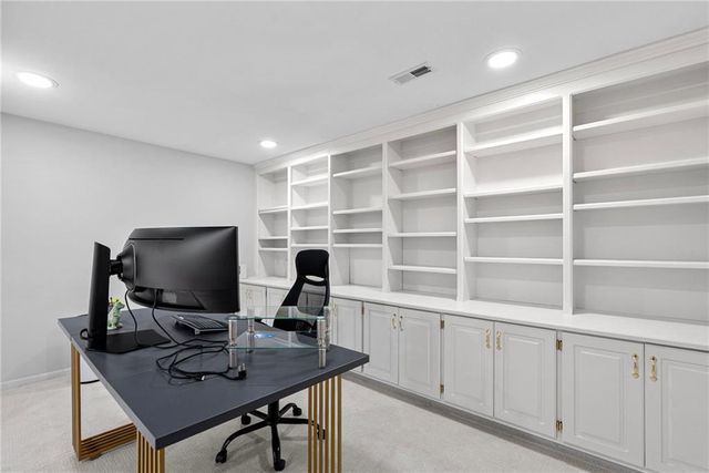 5212 W 129 Street, Leawood, KS 66209