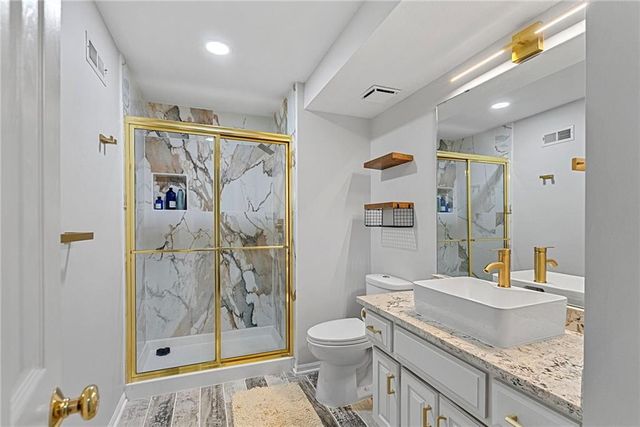 5212 W 129 Street, Leawood, KS 66209