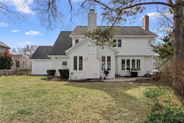 5212 W 129 Street, Leawood, KS 66209