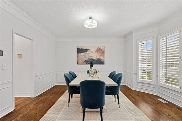 5212 W 129 Street, Leawood, KS 66209