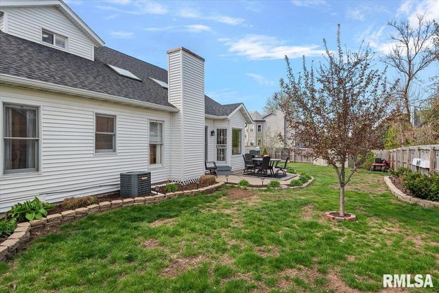 537 AUGUSTA Drive, Chatham, IL 62629