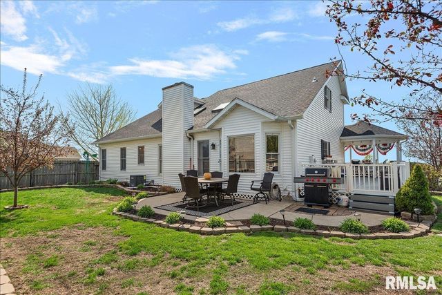 537 AUGUSTA Drive, Chatham, IL 62629