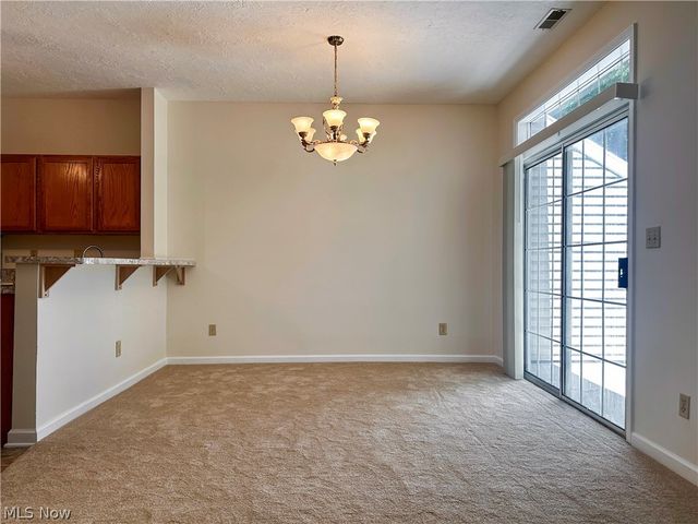 7 Woodland Chase Boulevard, Niles, OH 44446