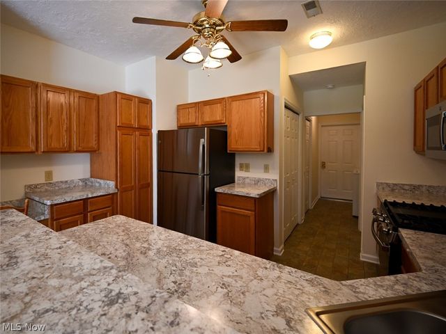 7 Woodland Chase Boulevard, Niles, OH 44446