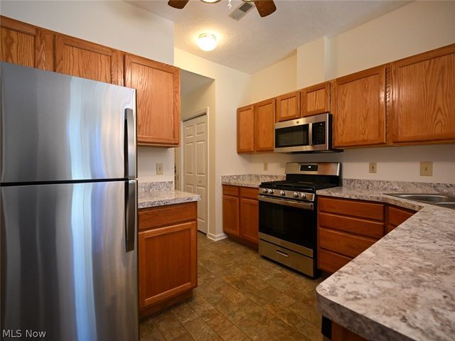 7 Woodland Chase Boulevard, Niles, OH 44446