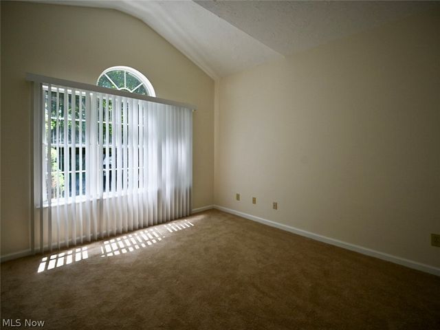7 Woodland Chase Boulevard, Niles, OH 44446