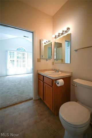 7 Woodland Chase Boulevard, Niles, OH 44446