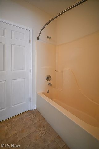 7 Woodland Chase Boulevard, Niles, OH 44446