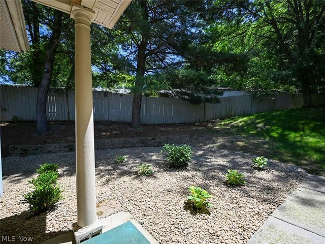 7 Woodland Chase Boulevard, Niles, OH 44446