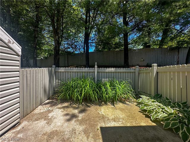 7 Woodland Chase Boulevard, Niles, OH 44446