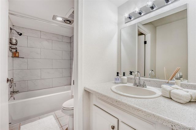 540 S Forest Street 206, Denver, CO 80246