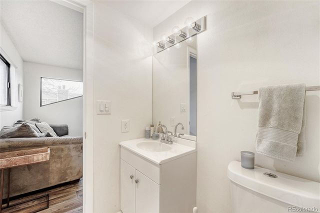 540 S Forest Street 206, Denver, CO 80246