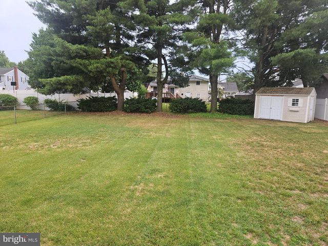 206 STEVENSON AVE, Beverly, NJ 08010
