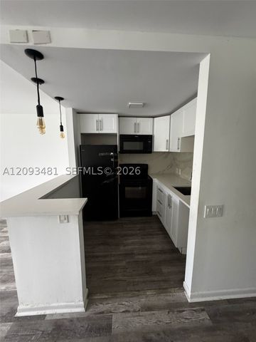 22 Suffolk A 22, Boca Raton, FL 33434