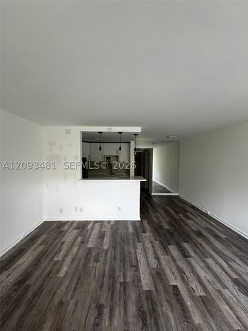 22 Suffolk A 22, Boca Raton, FL 33434