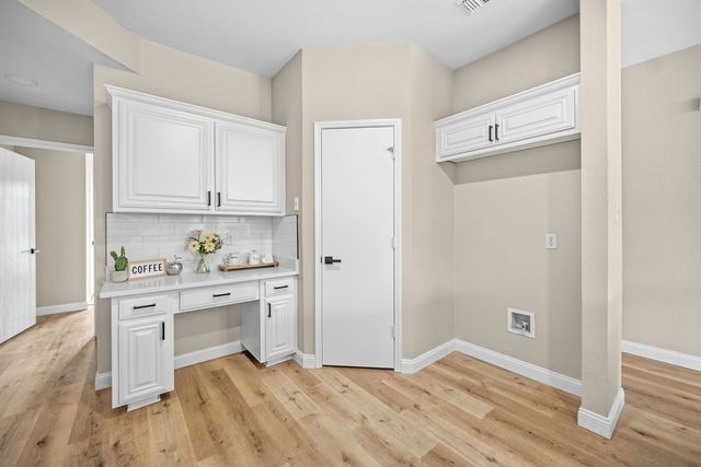 837 Morgan Drive, Burleson, TX 76028