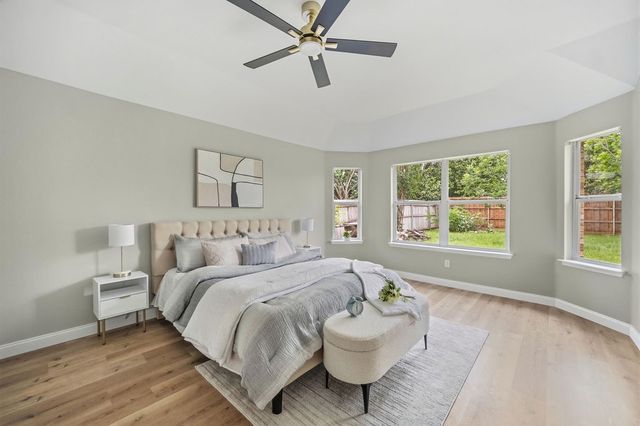 837 Morgan Drive, Burleson, TX 76028