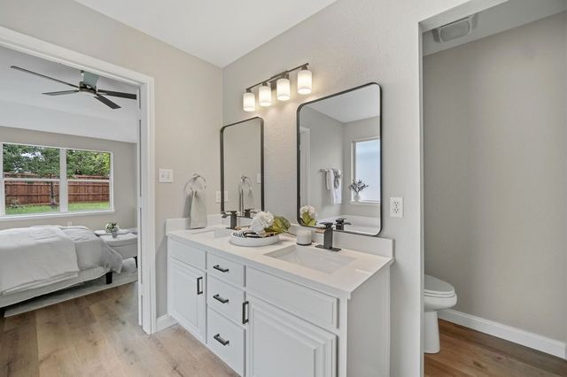 837 Morgan Drive, Burleson, TX 76028