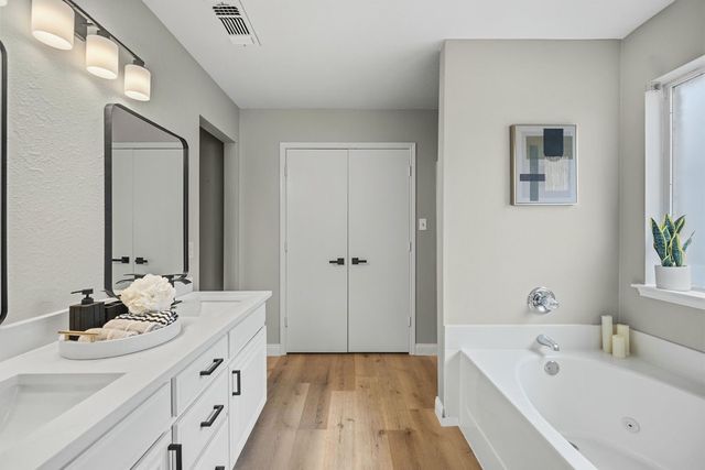 837 Morgan Drive, Burleson, TX 76028